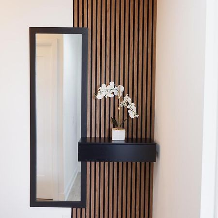 מיסיסאוגה Modern Luxury Waterfront Condo מראה חיצוני תמונה