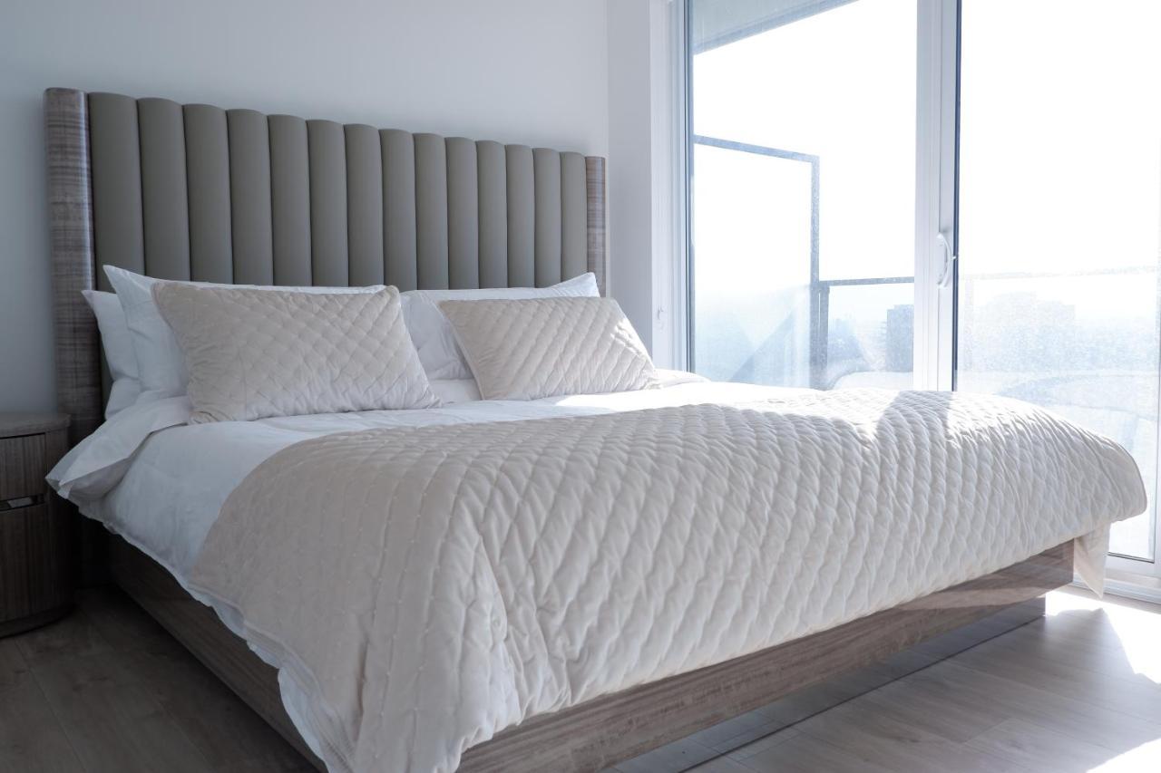 מיסיסאוגה Modern Luxury Waterfront Condo מראה חיצוני תמונה