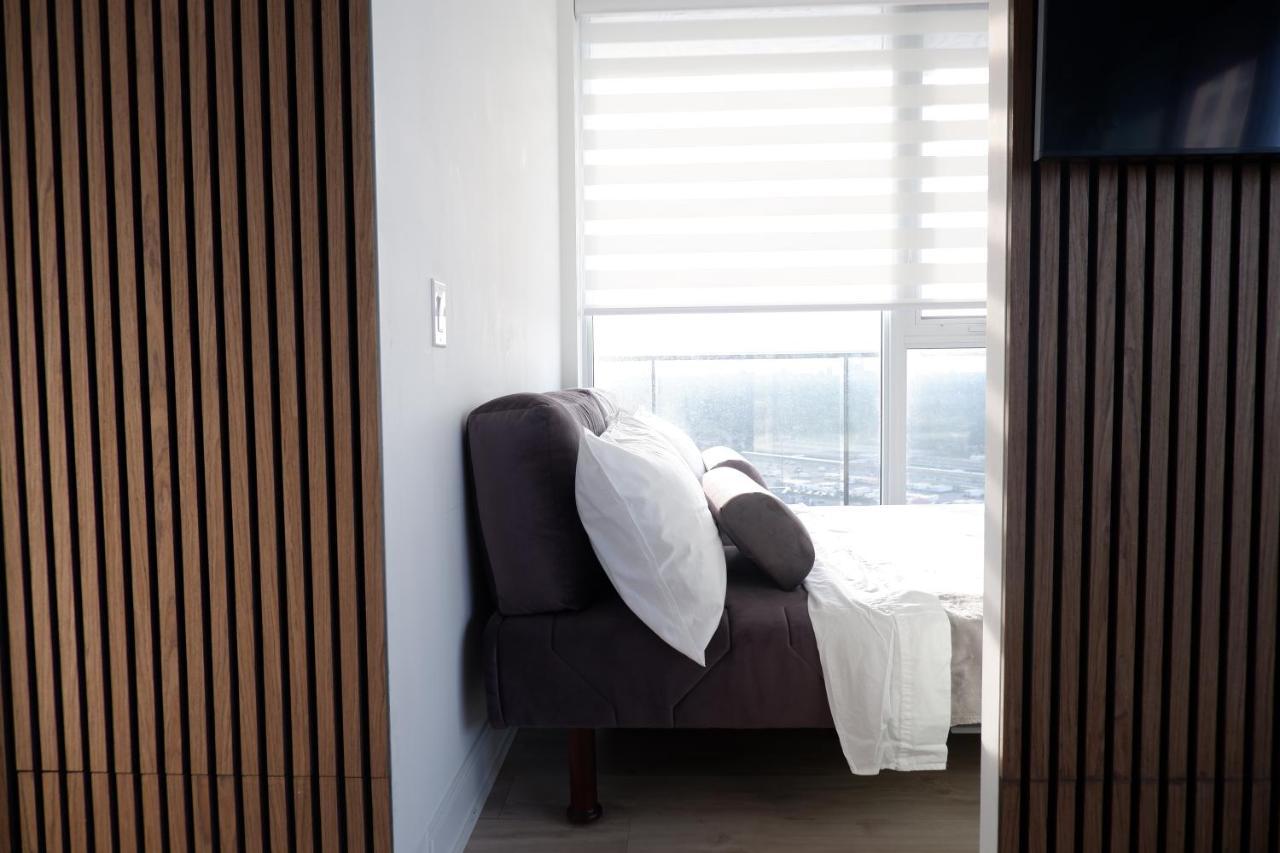 מיסיסאוגה Modern Luxury Waterfront Condo מראה חיצוני תמונה